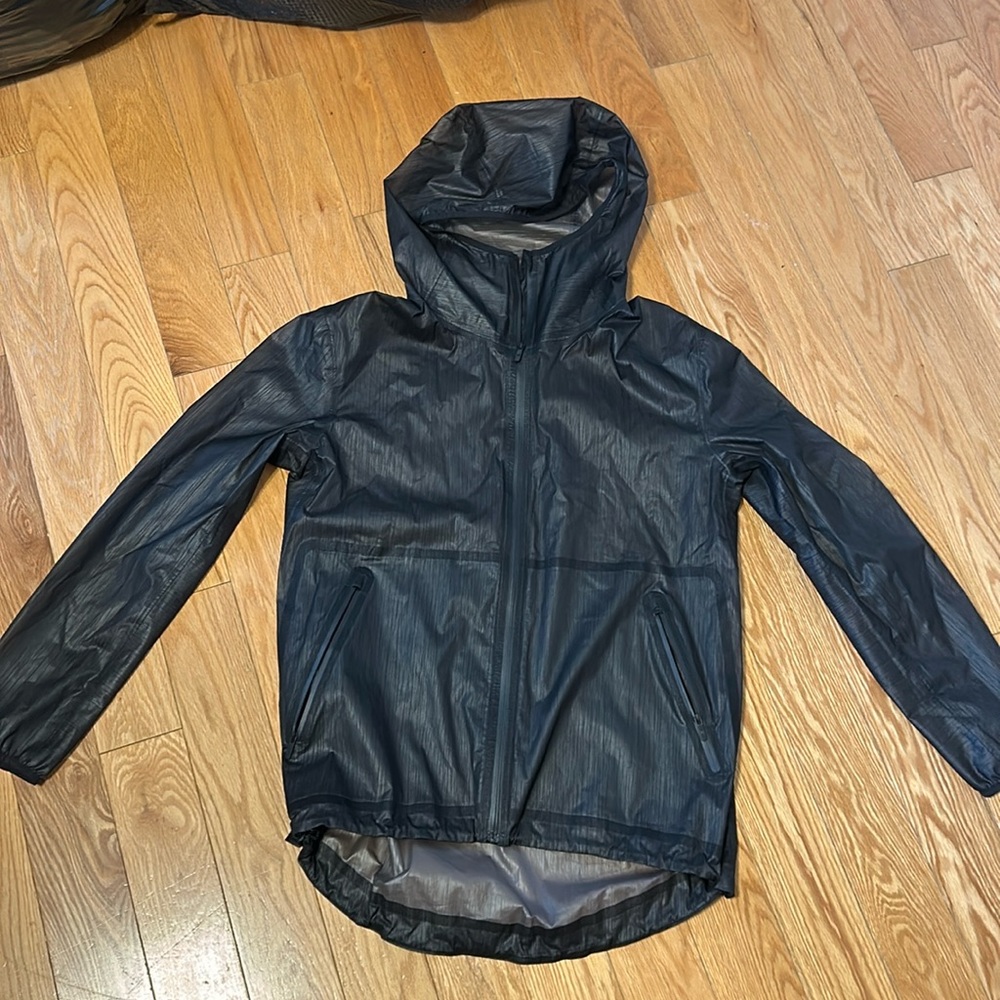 Lululemon windbreaker